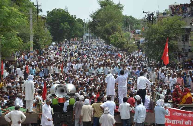 नए कृषि कानून : किसान बड़े निगमों के हवाले